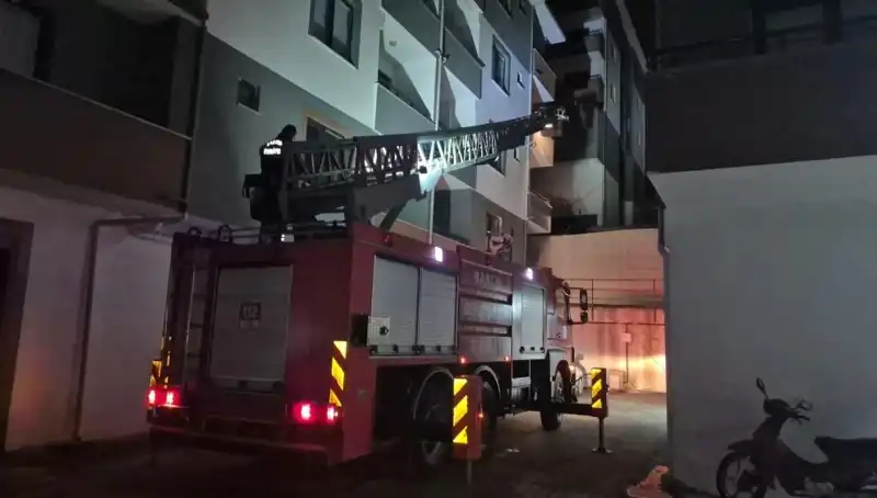 Mahalledeki Uyuyakalan Çocuk, Geceyi Nasıl Tuhaf Bir Maceraya Dönüştürdü?
