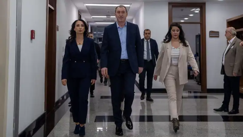 DEM Parti Heyeti, Siyasi Parti Turu ile Yeni İttifakları Gözlemliyor