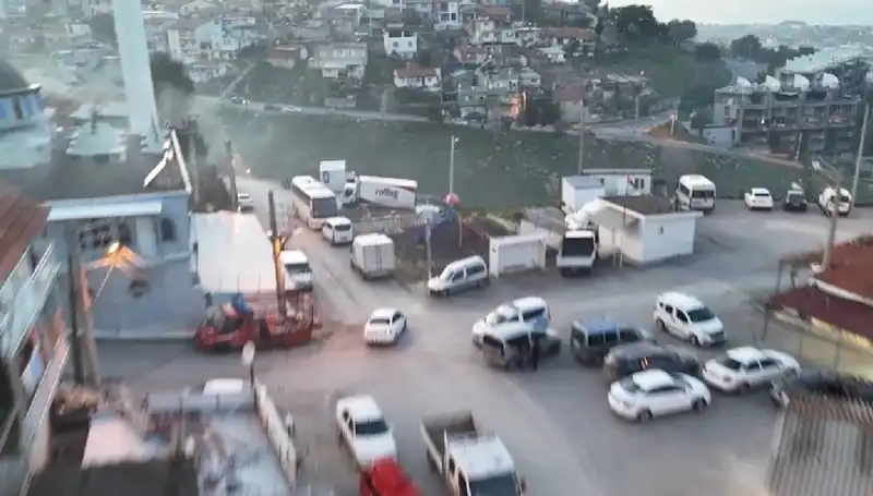 İzmir’de Gerçekleştirilen 99 Operasyonda 133 Şüpheli Gözaltına Alındı
