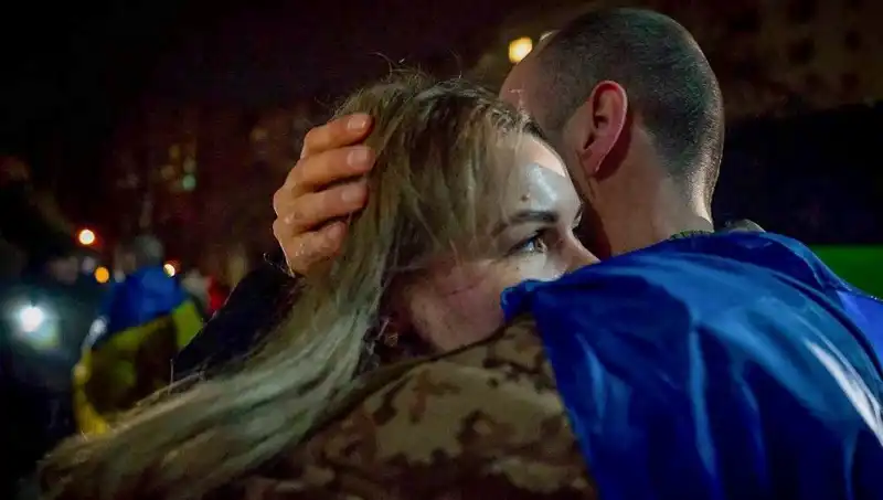 Ukrayna ve Rusya Arasında Savaş Esir Takası Gerçekleşti: 350 Asker Serbest Bırakıldı
