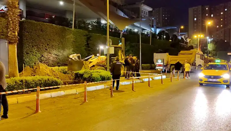 AVM Girişinde Doğalgaz Alarmı: Güvenlik Ekibi Harekete Geçti