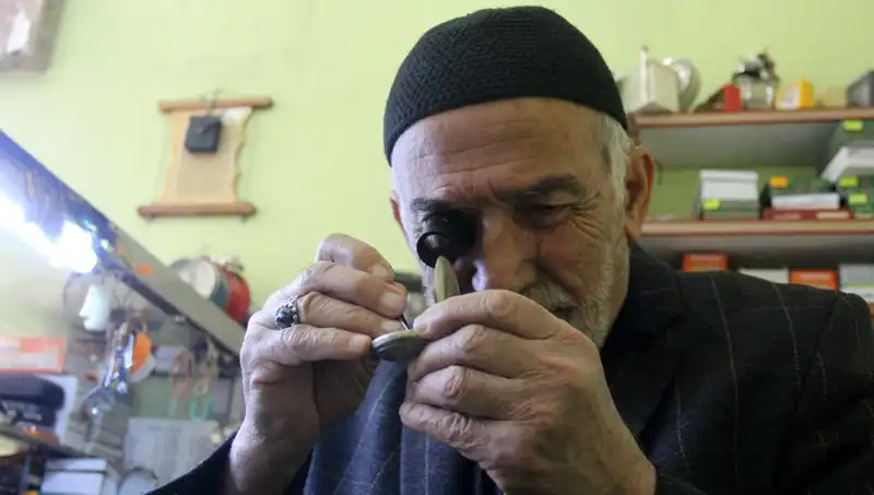 Zamanın Tutsağı: 58 Yıllık Tarihi Dükkanın İlginç Hikayesi
