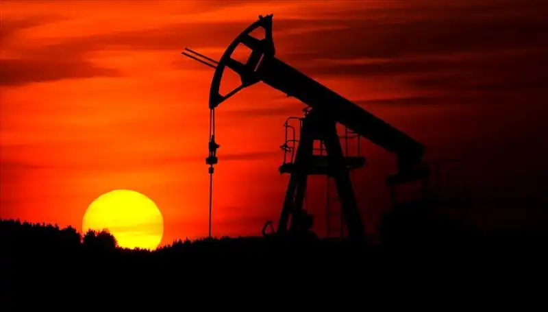 ABD'de Sondaj Kuleleri Sayısı Düşmüyor: Enerji Pazarında Neler Oluyor?