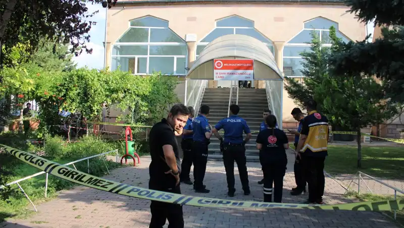 Namaz Vakti Gelen Kanlı İntikam: Boğaz Kesilerek Cinayet