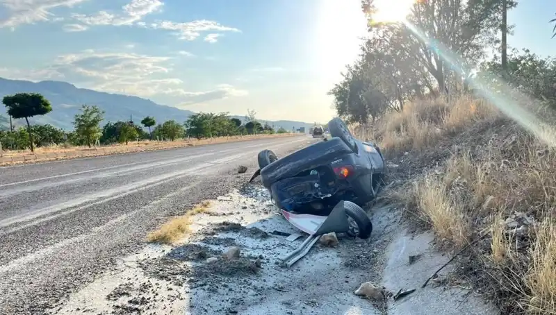 Adıyaman'da Feci Kaza: Otomobil Takla Attı, Sürücü Yaralı!