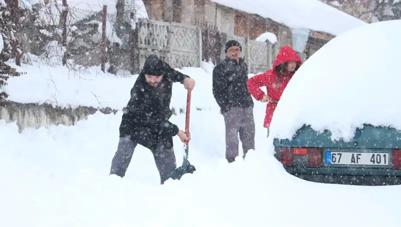 14 Nisan Okullar Tatil Mi? Kar Tatili Olan İller ve İlçeler Açıklandı!