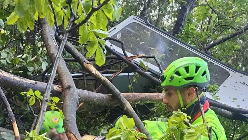 İtalya’da Teleferik Faciası: Çekme Halatı Koptu, Hayatını Kaybedenler 4