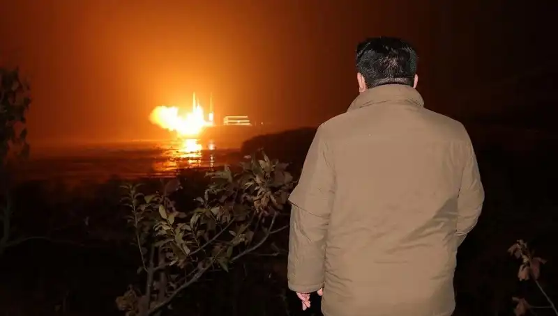 Kuzey Kore Silahlarının Faturasını Ödeyen Ülke: Amerika'nın Sırtındaki Yükler