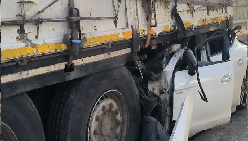 TIR’a Arkadan Ok Gibi Saplanan Feci Kaza: Detaylar Ortaya Çıktı
