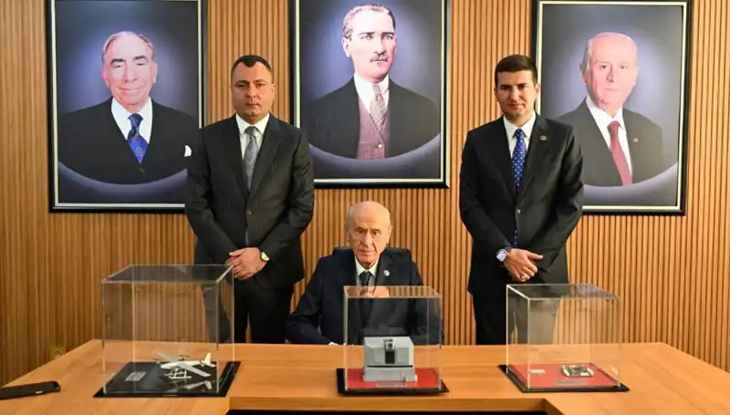 MHP Lideri Bahçeli, Ülkü Ocakları’nda Gençlerle Buluştu: Yeni Hedefler Belirlendi