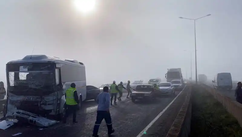 Sis, Trafik Kazasına Neden Oldu: 7 Kişi Yaralandı