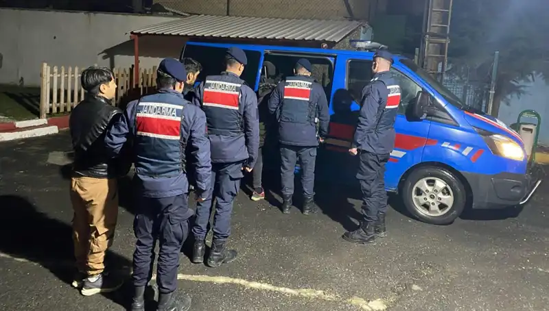 Edirne’de 17 Düzensiz Göçmen Yakalandı: Neden ve Sürecin Perde Arkası