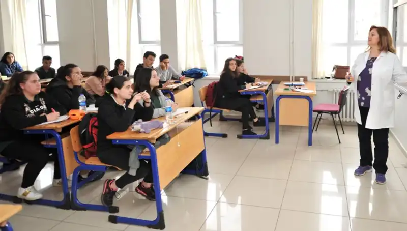 2025 MEB Lise Kayıt Tarihleri: LGS Liselere Kayıt Süreci Detayları