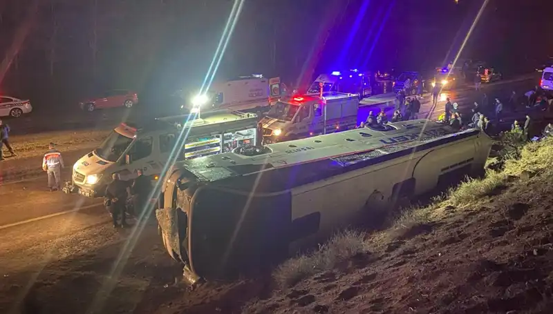 İşçi Servisi Şarampole Devrildi: 23 Yaralı, Olayın Ardındaki Gerçekler