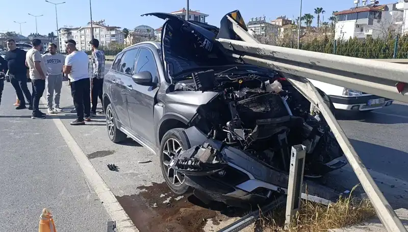 Sürücü Hayatını Kayıt Altına Almak İçin Çarpıp Durdurdu!