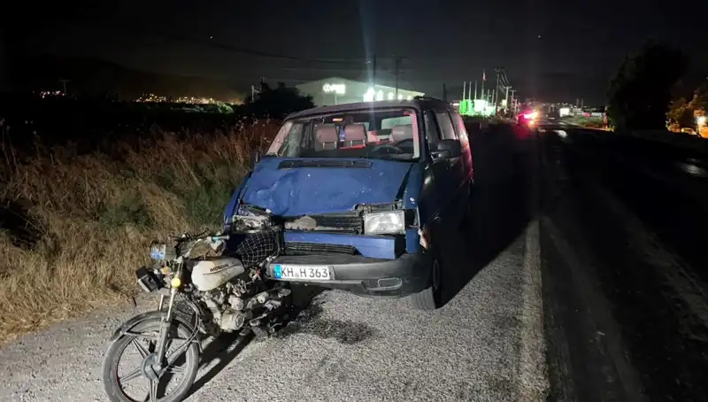 Söke'de Minibüs Motosiklete Çarptı: 3 Kişi Yaralandı, Kazanın Ayrıntıları Neler?