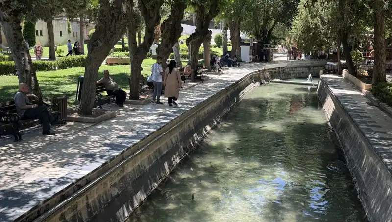 Şanlıurfa'da Sıcaklık Rekoru: Termometreler 37 Dereceyi Gösterdi!