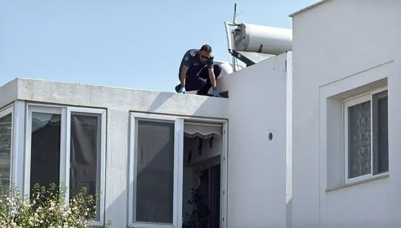 Bodrum'da Çatıdan Düşen Emekli Polis, Hayatını Kaybetti