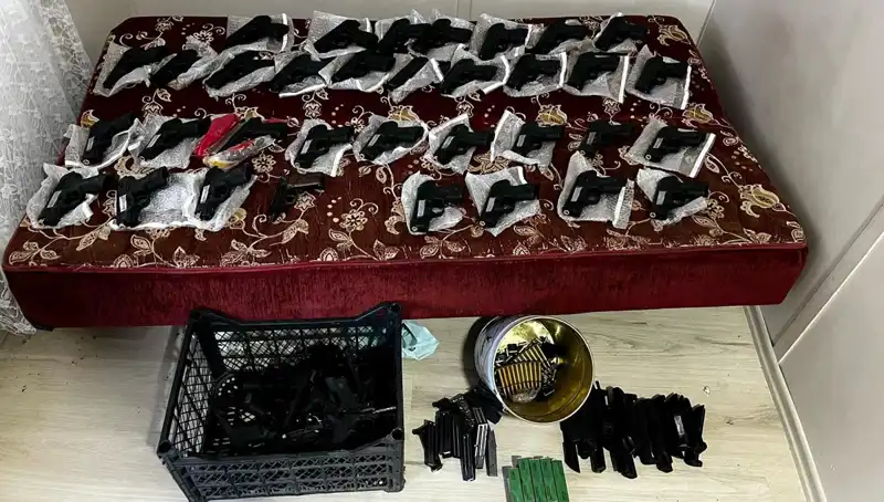 Gaziantep'te Şok Gelişme: 45 Silah ve El Bombası Ele Geçirildi!