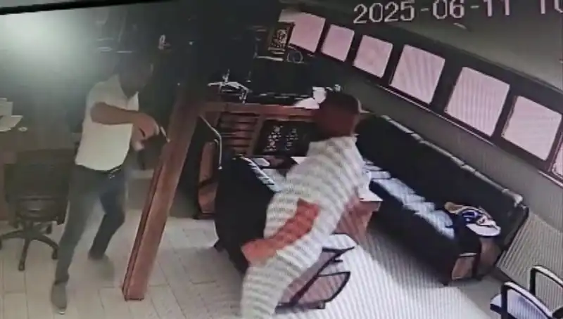 Alacak Verecek Meselesi Kanlı Bir Çatışmaya Dönüştü: Kalfa, İş İnsanını Katletti!