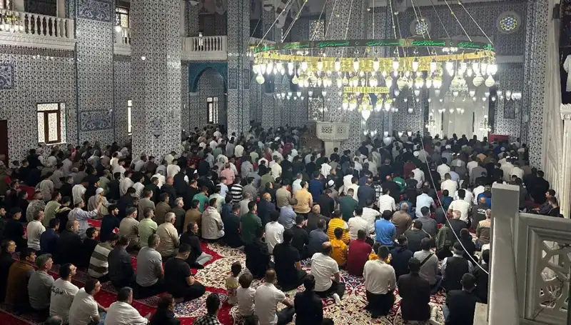 Iğdır’da İlk Bayram Namazı Coşkuyla Kılındı: Dini Birliktelik ve Bayram Sevinci