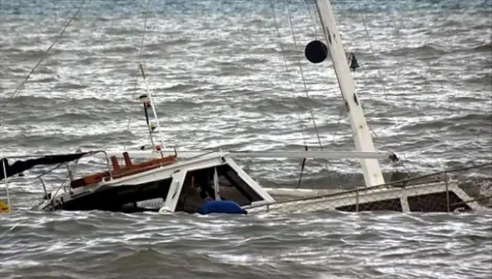 Nijerya'da Tekne Felaketi: Çarpışma Sonucu 2 Ölü, 13 Kayıp