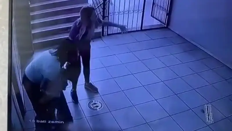 Öğretmenin Hızlı Müdahalesi: Heimlich Manevrası ile Hayat Kurtarma Anı