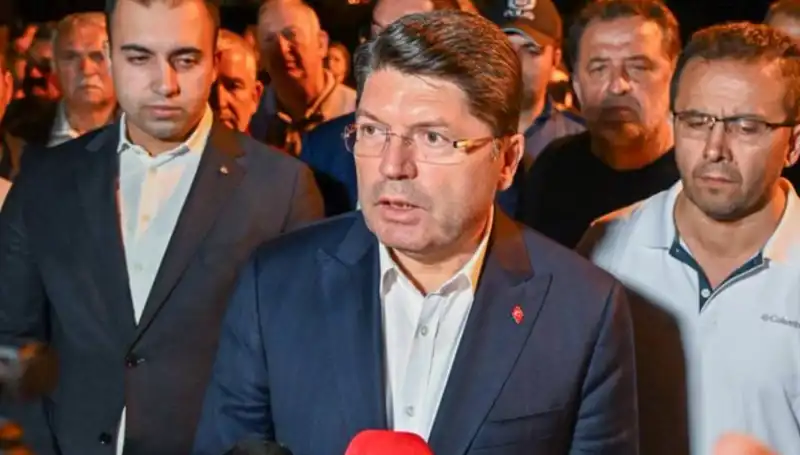 Bursa Orman Yangınında FETÖ Bağlantısı Ortaya Çıktı: Bakan Tunç Açıklamalarda Bulundu
