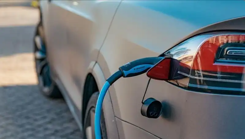 Elektrikli Araç Satışları Rekor Kırdı: 6 Ayda 9.1 Milyon Satıldı!