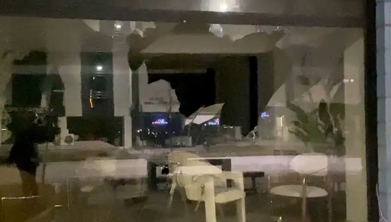 Mobilya Mağazasına Taşlı Saldırı: Olayın Arkasındaki Sebepler Neler?