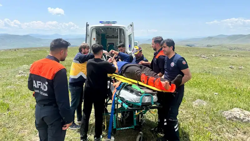 Kayalıkta Düşen Çobanın Kurtarılması İçin Geceli Gündüzlü Operasyon