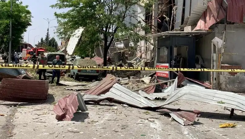 Gaziantep'te Fabrikada Patlama: Olayın Ardındaki Gizem ve Yaralılar