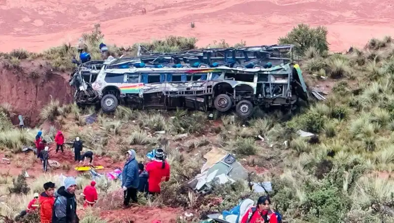 Skandal Kaza: Otobüs Uçuruma Yuvarlandı, 31 Can Gitti!