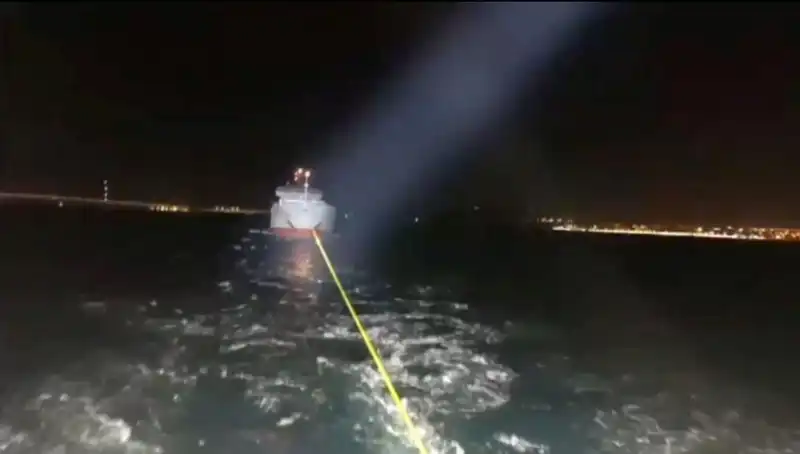 Çanakkale Boğazı'nda Gemi Arızası: Fırtına Sonrası Durum Ciddileşti!