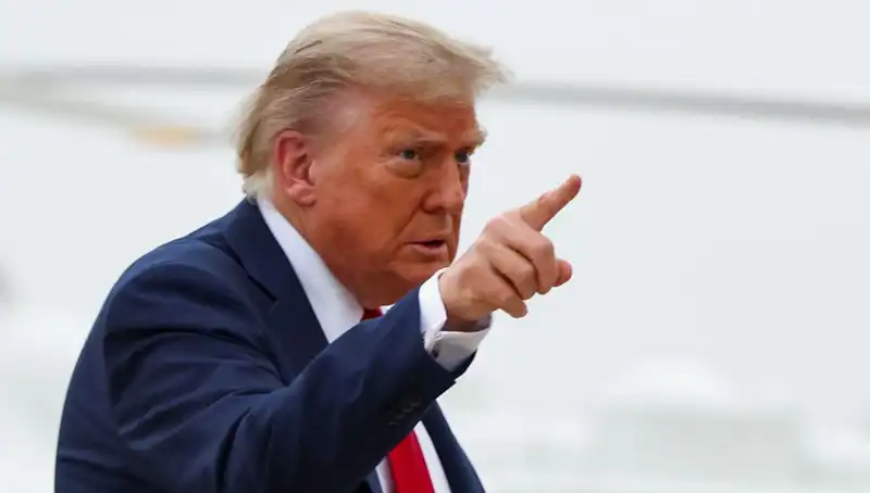 Trump Yönetimi 36 Ülkeye Daha Seyahat Yasağı Getirmek Üzere Hazırlık Yapıyor