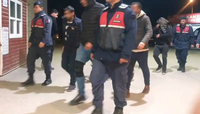 Uyuşturucu Partisi Bağ Evinde Polisi Harekete Geçirdi: Gözaltılar Var!